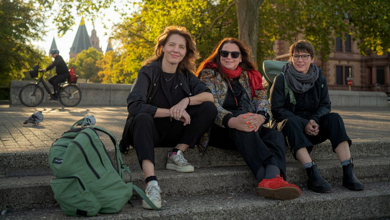 Von links: Peggy Mädler, Annett Gröschner, Wenke Seemann. Copyright: ZDF/Michael Habermehl